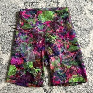 Lululemon Wunder Train High-Rise Short 6"